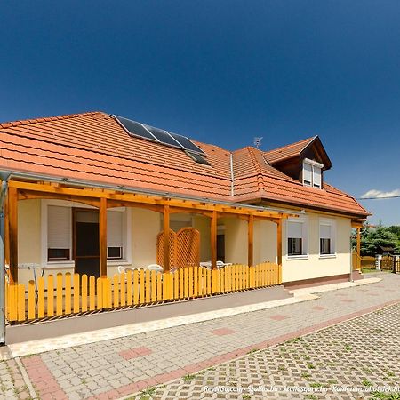 Barbara Apartmanház Kehidakustány Exterior foto